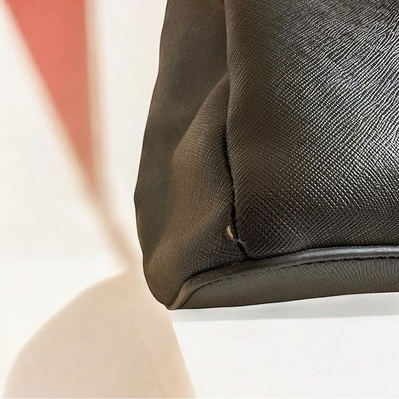 Original Guess Handbag Vintage Logo Satchel Patent Textured Leather Black - Picture 4 of 7